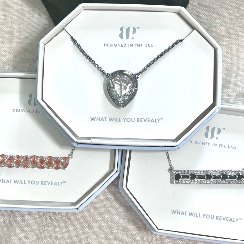Bundle three necklaces